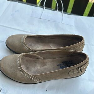 Life stride velocity shoes, tan size 7M